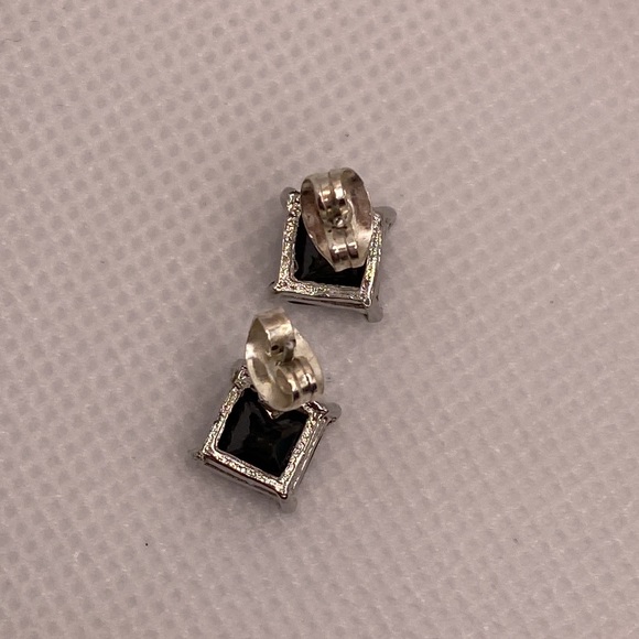 Vintage 18k White Gold Plated Onyx Square Earrings - Picture 5 of 7